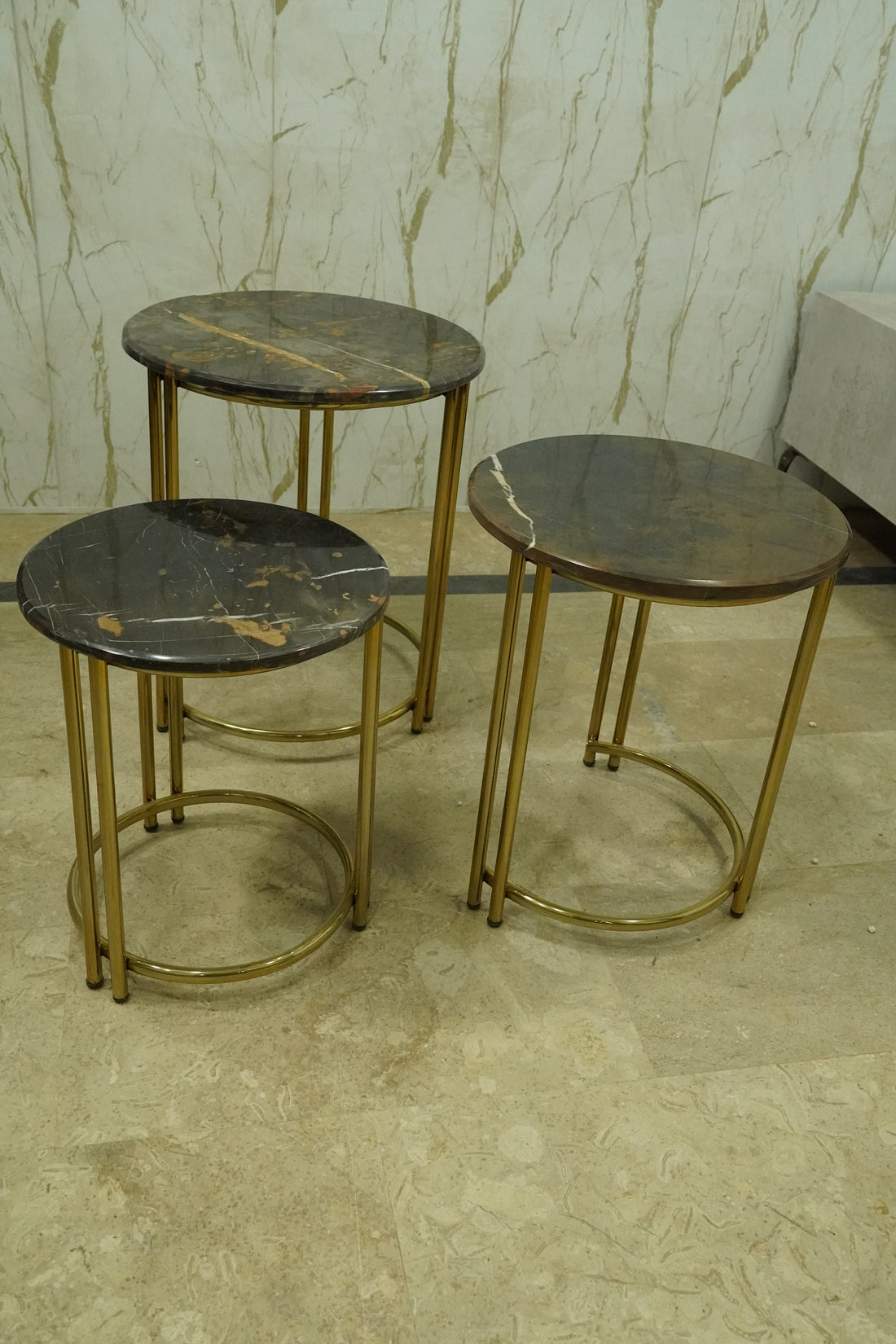 Modern Nesting Side Tables – Light Wood Finish with Gold Frame