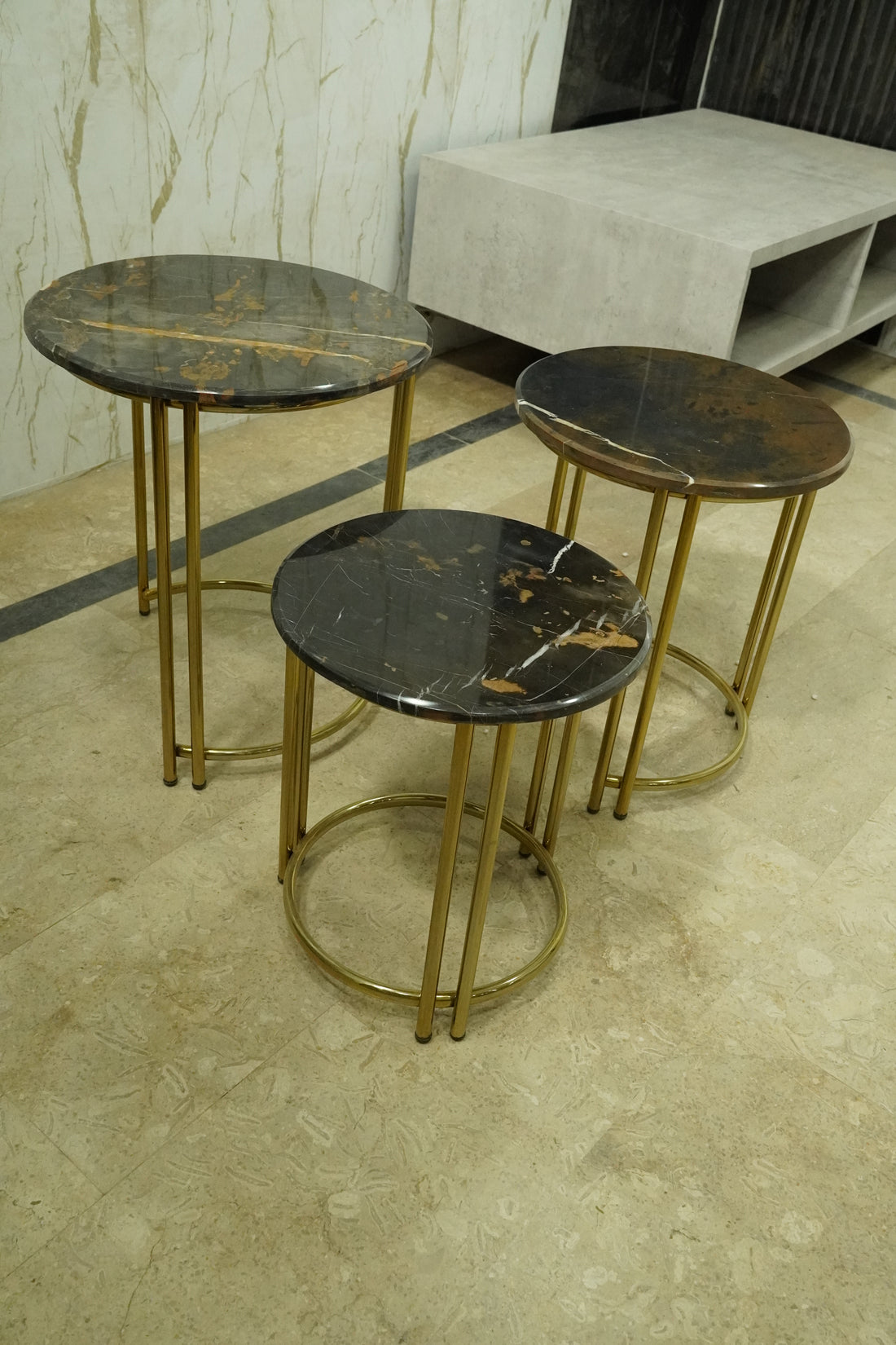 Modern Nesting Side Tables – Light Wood Finish with Gold Frame